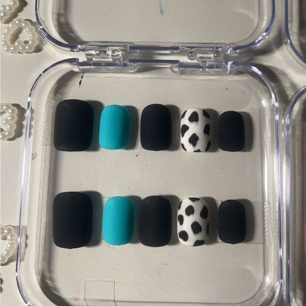 Cow print press on nail set